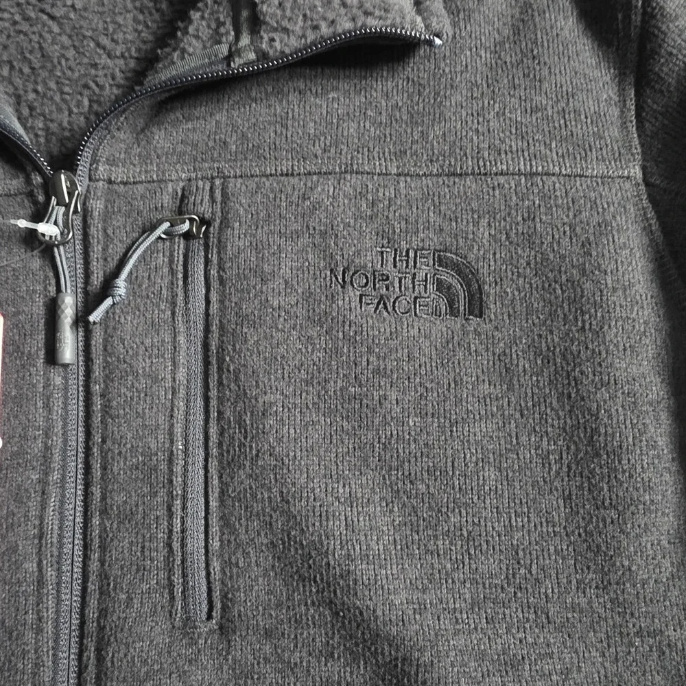 The North Face Mens Gordon Lyons 1/4 Zip Fleece Pullover Dark Grey Large